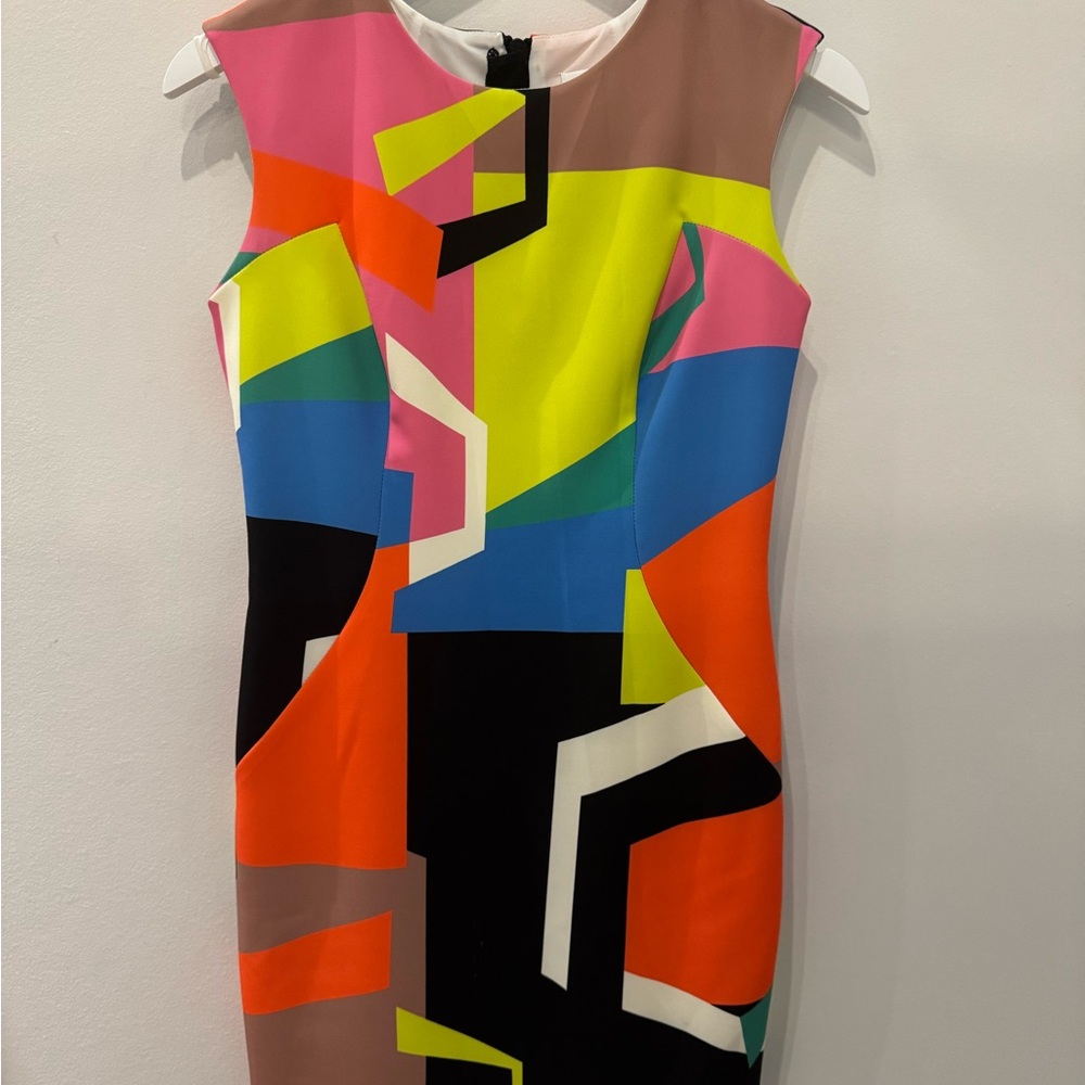 Graphic Print Sheath in Multi
MILLY Crew Neck Sleeveless Cocktail size 4